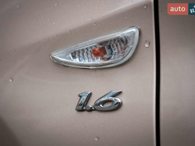 Бежевый Хендай Акцент, объемом двигателя 1.6 л и пробегом 153 тыс. км за 8200 $, фото 31 на Automoto.ua