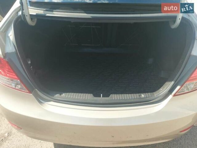 Бежевый Хендай Акцент, объемом двигателя 1.6 л и пробегом 65 тыс. км за 8200 $, фото 18 на Automoto.ua