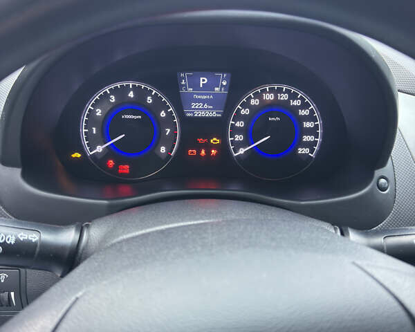 Хендай Акцент 2012 в Киеве на Automoto.ua Бежевый Хендай Акцент, объемом двигателя 1.4 л и пробегом 225 тыс. км за 7600 $, фото 12 на Automoto.ua