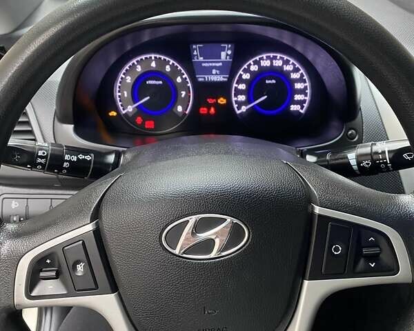 Хендай Акцент 2012 в Харькове на Automoto.ua Бежевый Хендай Акцент, объемом двигателя 1.6 л и пробегом 120 тыс. км за 7500 $, фото 9 на Automoto.ua