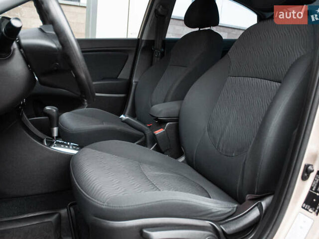 Бежевый Хендай Акцент, объемом двигателя 1.6 л и пробегом 153 тыс. км за 8200 $, фото 10 на Automoto.ua