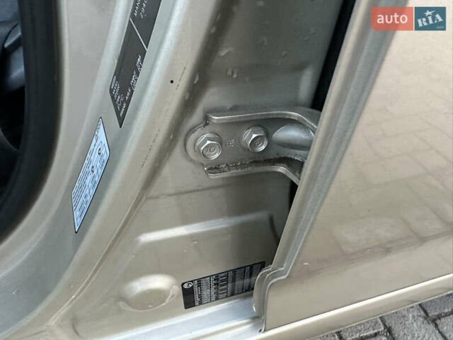 Бежевый Хендай Акцент, объемом двигателя 1.4 л и пробегом 175 тыс. км за 5400 $, фото 29 на Automoto.ua