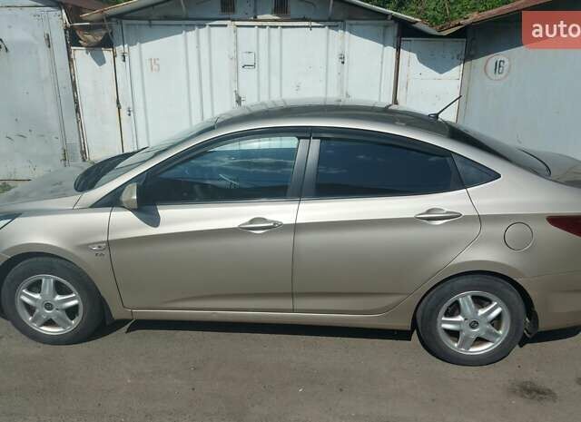 Бежевый Хендай Акцент, объемом двигателя 1.6 л и пробегом 65 тыс. км за 8200 $, фото 13 на Automoto.ua