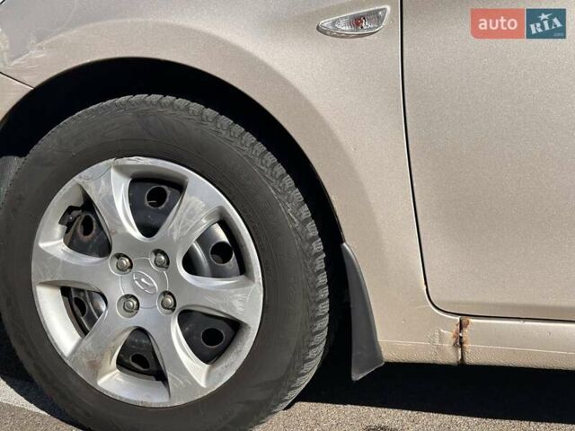Бежевий Хендай Акцент, об'ємом двигуна 1.4 л та пробігом 160 тис. км за 7200 $, фото 9 на Automoto.ua