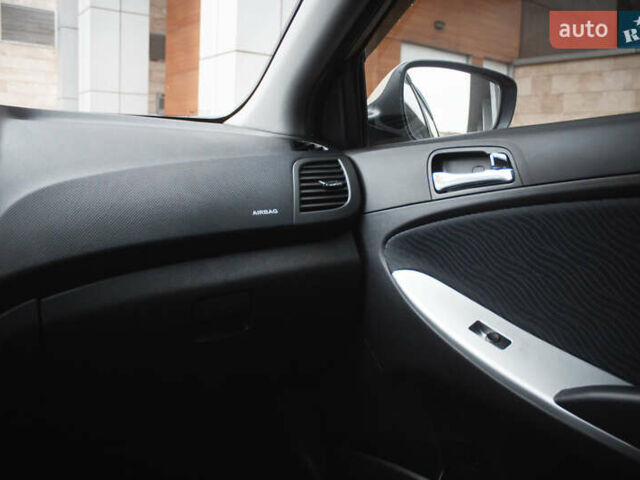 Бежевый Хендай Акцент, объемом двигателя 1.6 л и пробегом 153 тыс. км за 8200 $, фото 20 на Automoto.ua