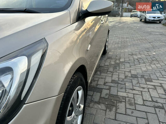 Бежевый Хендай Акцент, объемом двигателя 1.4 л и пробегом 175 тыс. км за 5400 $, фото 11 на Automoto.ua