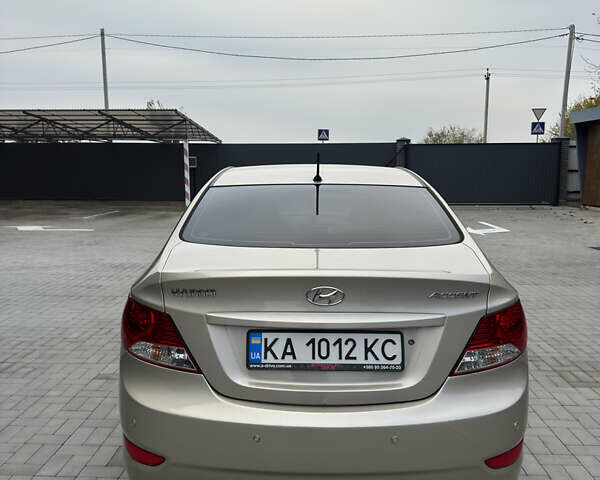 Хендай Акцент 2012 в Киеве на Automoto.ua Бежевый Хендай Акцент, объемом двигателя 1.4 л и пробегом 225 тыс. км за 7600 $, фото 4 на Automoto.ua