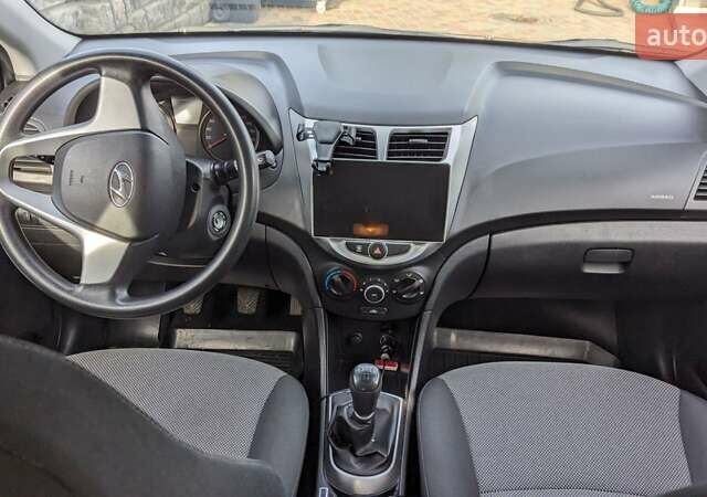 Бежевий Хендай Акцент, об'ємом двигуна 1.4 л та пробігом 90 тис. км за 7900 $, фото 1 на Automoto.ua