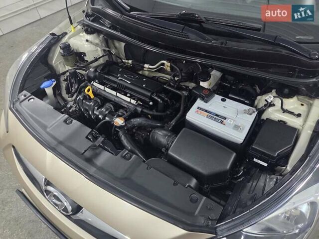 Бежевый Хендай Акцент, объемом двигателя 1.4 л и пробегом 93 тыс. км за 6850 $, фото 26 на Automoto.ua