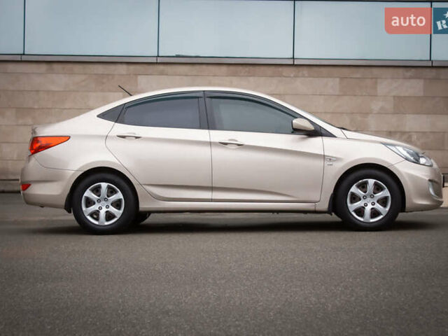 Бежевый Хендай Акцент, объемом двигателя 1.6 л и пробегом 153 тыс. км за 8200 $, фото 1 на Automoto.ua