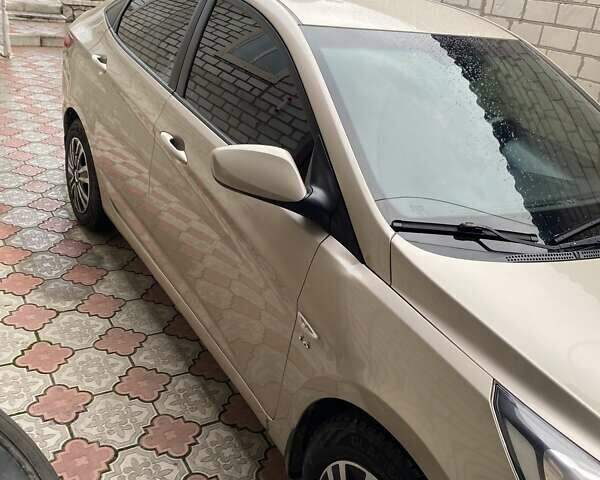 Хендай Акцент 2012 в Харькове на Automoto.ua Бежевый Хендай Акцент, объемом двигателя 1.6 л и пробегом 120 тыс. км за 7500 $, фото 5 на Automoto.ua