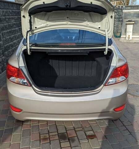 Бежевий Хендай Акцент, об'ємом двигуна 1.4 л та пробігом 90 тис. км за 7900 $, фото 3 на Automoto.ua