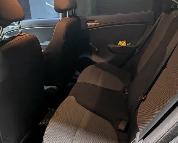 Бежевый Хендай Акцент, объемом двигателя 1.4 л и пробегом 112 тыс. км за 8000 $, фото 11 на Automoto.ua