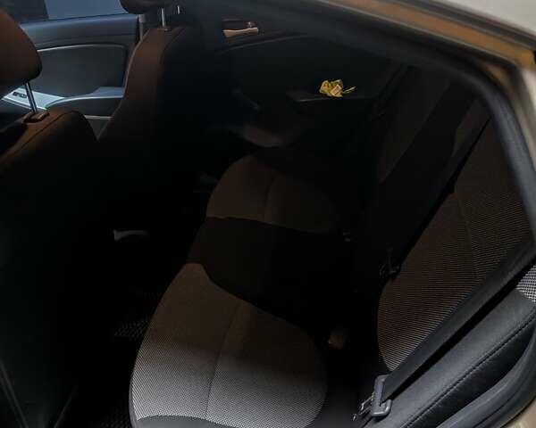 Бежевый Хендай Акцент, объемом двигателя 1.4 л и пробегом 112 тыс. км за 8000 $, фото 10 на Automoto.ua