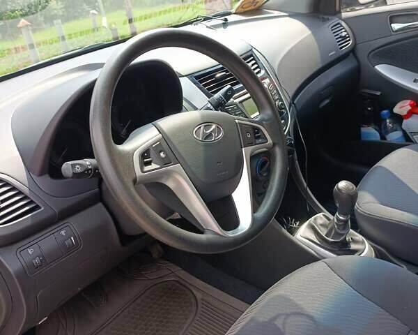Хендай Акцент 2013 в Харькове на Automoto.ua Бежевый Хендай Акцент, объемом двигателя 1.4 л и пробегом 66 тыс. км за 7500 $, фото 12 на Automoto.ua