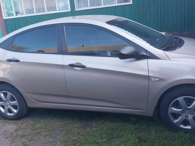 Бежевый Хендай Акцент, объемом двигателя 1.4 л и пробегом 172 тыс. км за 8000 $, фото 1 на Automoto.ua