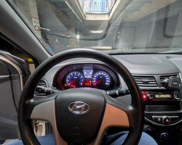 Бежевый Хендай Акцент, объемом двигателя 1.4 л и пробегом 112 тыс. км за 8000 $, фото 8 на Automoto.ua