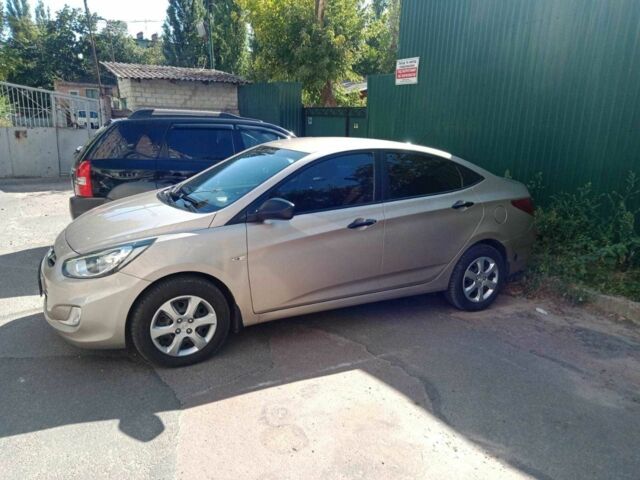 Бежевый Хендай Акцент, объемом двигателя 1.4 л и пробегом 172 тыс. км за 8000 $, фото 3 на Automoto.ua