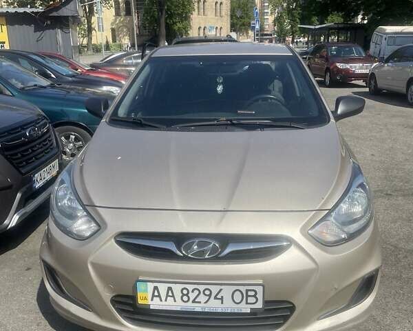 Бежевий Хендай Акцент, об'ємом двигуна 1.4 л та пробігом 188 тис. км за 8100 $, фото 2 на Automoto.ua