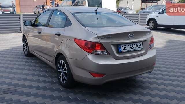 Бежевий Хендай Акцент, об'ємом двигуна 1.4 л та пробігом 150 тис. км за 8000 $, фото 2 на Automoto.ua