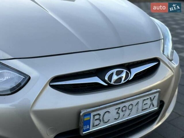 Бежевый Хендай Акцент, объемом двигателя 1.4 л и пробегом 230 тыс. км за 6500 $, фото 5 на Automoto.ua