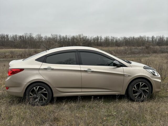 Бежевый Хендай Акцент, объемом двигателя 1.4 л и пробегом 96 тыс. км за 9500 $, фото 3 на Automoto.ua