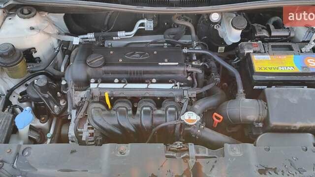 Бежевий Хендай Акцент, об'ємом двигуна 1.4 л та пробігом 109 тис. км за 9800 $, фото 12 на Automoto.ua