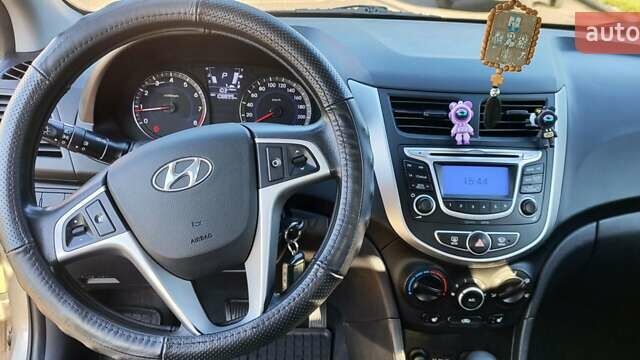 Бежевий Хендай Акцент, об'ємом двигуна 1.4 л та пробігом 109 тис. км за 9800 $, фото 2 на Automoto.ua