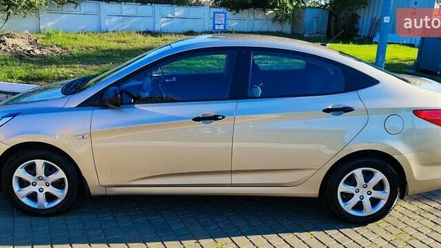 Бежевий Хендай Акцент, об'ємом двигуна 1.4 л та пробігом 109 тис. км за 9800 $, фото 6 на Automoto.ua