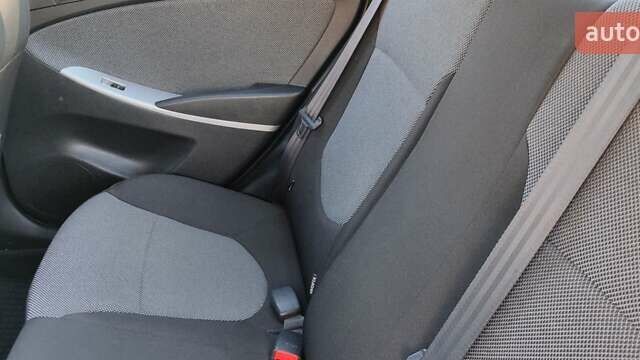 Бежевий Хендай Акцент, об'ємом двигуна 1.4 л та пробігом 109 тис. км за 9800 $, фото 9 на Automoto.ua