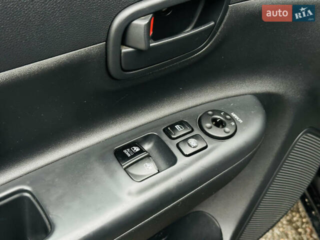 Черный Хендай Акцент, объемом двигателя 1.4 л и пробегом 123 тыс. км за 4550 $, фото 19 на Automoto.ua