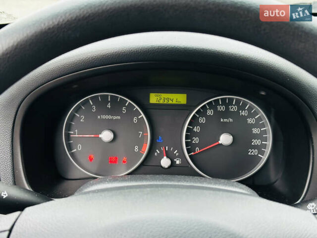 Черный Хендай Акцент, объемом двигателя 1.4 л и пробегом 123 тыс. км за 4550 $, фото 21 на Automoto.ua