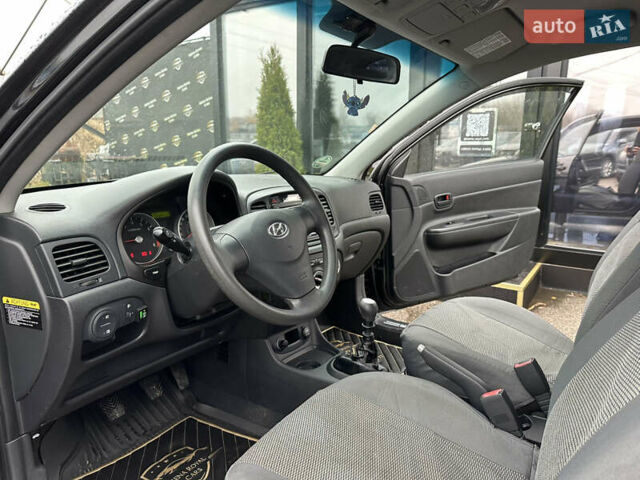 Черный Хендай Акцент, объемом двигателя 1.4 л и пробегом 123 тыс. км за 4550 $, фото 12 на Automoto.ua