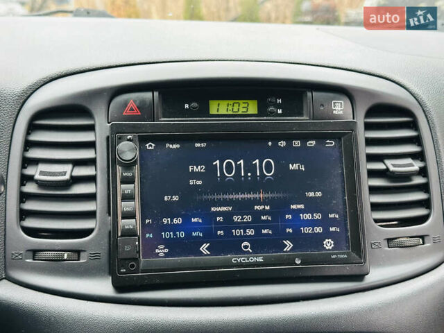 Черный Хендай Акцент, объемом двигателя 1.4 л и пробегом 123 тыс. км за 4550 $, фото 22 на Automoto.ua