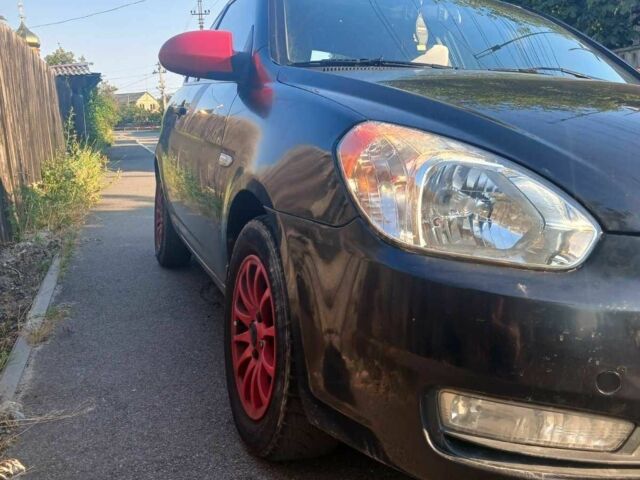 Черный Хендай Акцент, объемом двигателя 1.6 л и пробегом 148 тыс. км за 3300 $, фото 2 на Automoto.ua