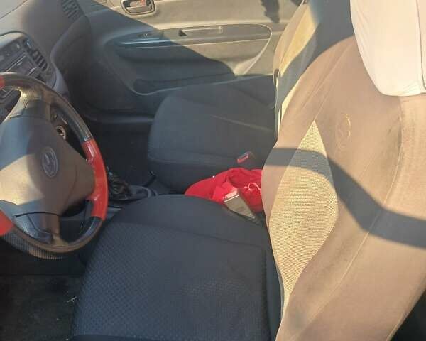 Чорний Хендай Акцент, об'ємом двигуна 1.6 л та пробігом 147 тис. км за 3500 $, фото 7 на Automoto.ua