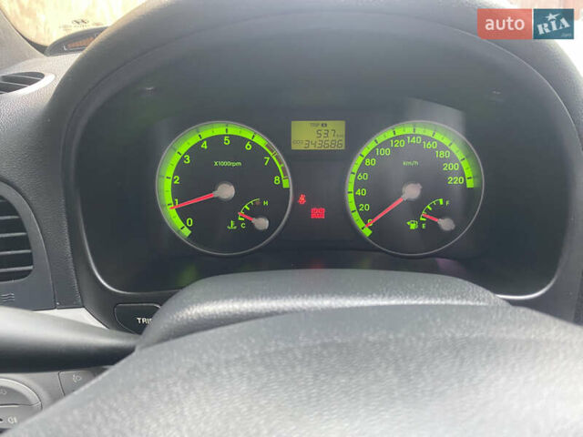 Черный Хендай Акцент, объемом двигателя 1.4 л и пробегом 343 тыс. км за 5000 $, фото 17 на Automoto.ua