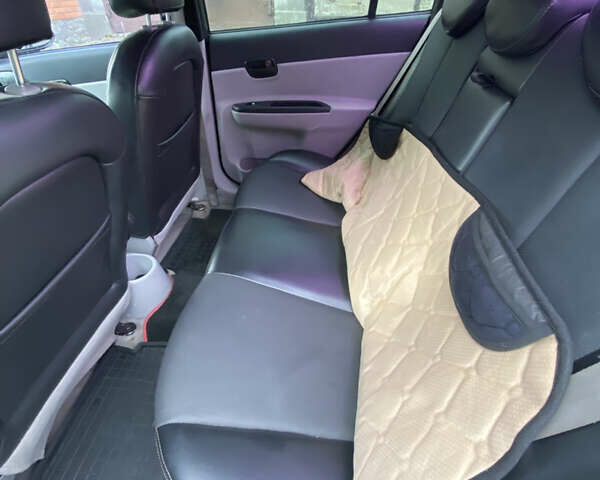 Черный Хендай Акцент, объемом двигателя 1.4 л и пробегом 343 тыс. км за 5000 $, фото 8 на Automoto.ua