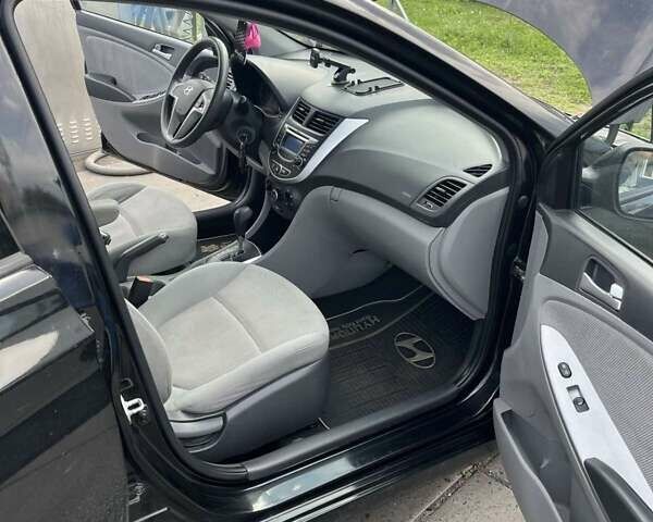 Чорний Хендай Акцент, об'ємом двигуна 1.59 л та пробігом 175 тис. км за 8000 $, фото 16 на Automoto.ua