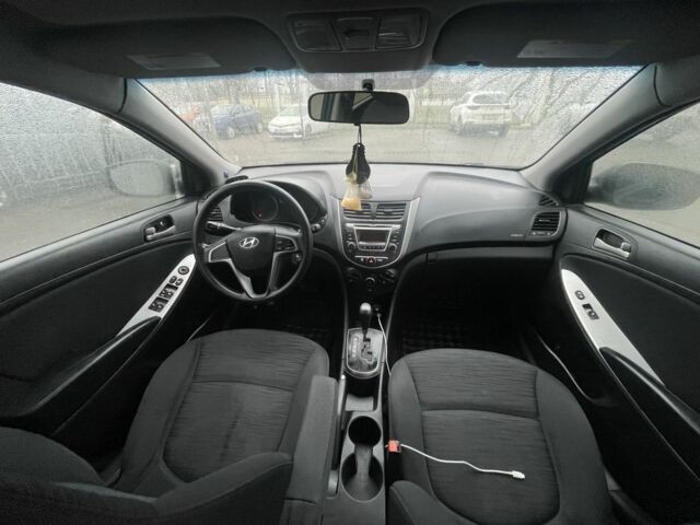 Черный Хендай Акцент, объемом двигателя 1.6 л и пробегом 200 тыс. км за 5500 $, фото 7 на Automoto.ua