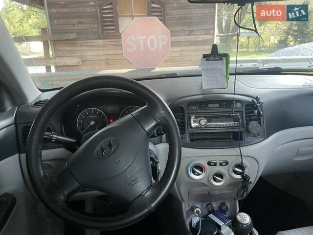 Черный Хендай Акцент, объемом двигателя 0 л и пробегом 281 тыс. км за 3900 $, фото 2 на Automoto.ua