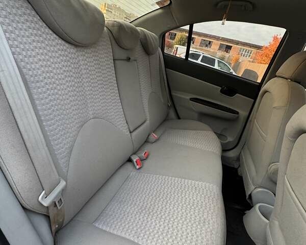 Черный Хендай Акцент, объемом двигателя 1.4 л и пробегом 211 тыс. км за 5400 $, фото 9 на Automoto.ua