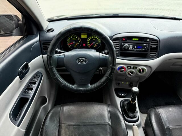 Хендай Акцент 2007 в Черновцах на Automoto.ua Черный Хендай Акцент, объемом двигателя 1.4 л и пробегом 345 тыс. км за 3600 $, фото 16 на Automoto.ua