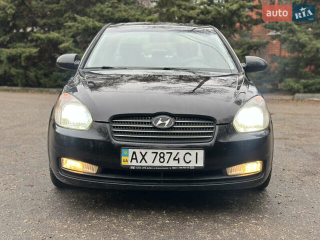 Черный Хендай Акцент, объемом двигателя 1.6 л и пробегом 170 тыс. км за 5699 $, фото 6 на Automoto.ua
