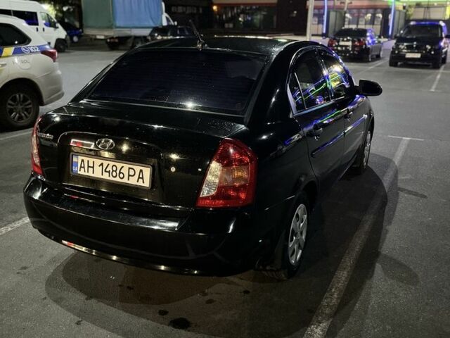 Черный Хендай Акцент, объемом двигателя 1.4 л и пробегом 197 тыс. км за 4800 $, фото 2 на Automoto.ua