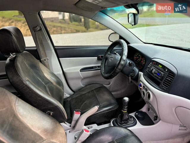 Хендай Акцент 2007 в Черновцах на Automoto.ua Черный Хендай Акцент, объемом двигателя 1.4 л и пробегом 345 тыс. км за 3600 $, фото 45 на Automoto.ua