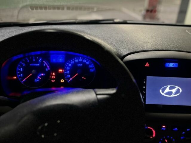 Черный Хендай Акцент, объемом двигателя 1.4 л и пробегом 197 тыс. км за 4800 $, фото 7 на Automoto.ua