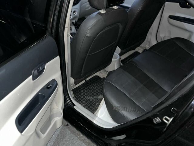 Черный Хендай Акцент, объемом двигателя 1.4 л и пробегом 197 тыс. км за 4800 $, фото 8 на Automoto.ua