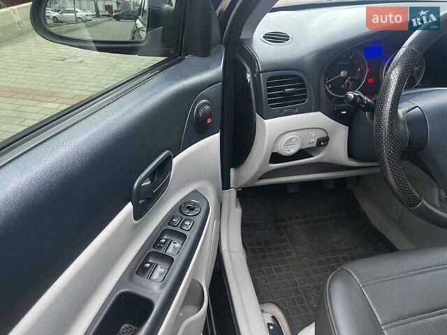 Черный Хендай Акцент, объемом двигателя 1.4 л и пробегом 197 тыс. км за 4900 $, фото 16 на Automoto.ua