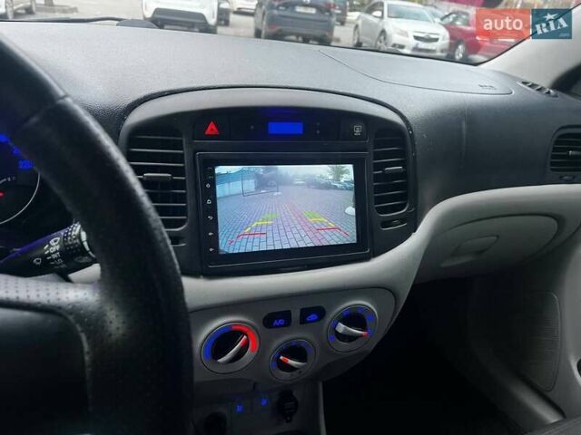 Черный Хендай Акцент, объемом двигателя 1.4 л и пробегом 197 тыс. км за 4900 $, фото 19 на Automoto.ua